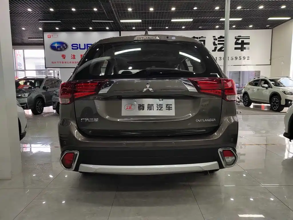 MITSUBISHI OUTLANDER