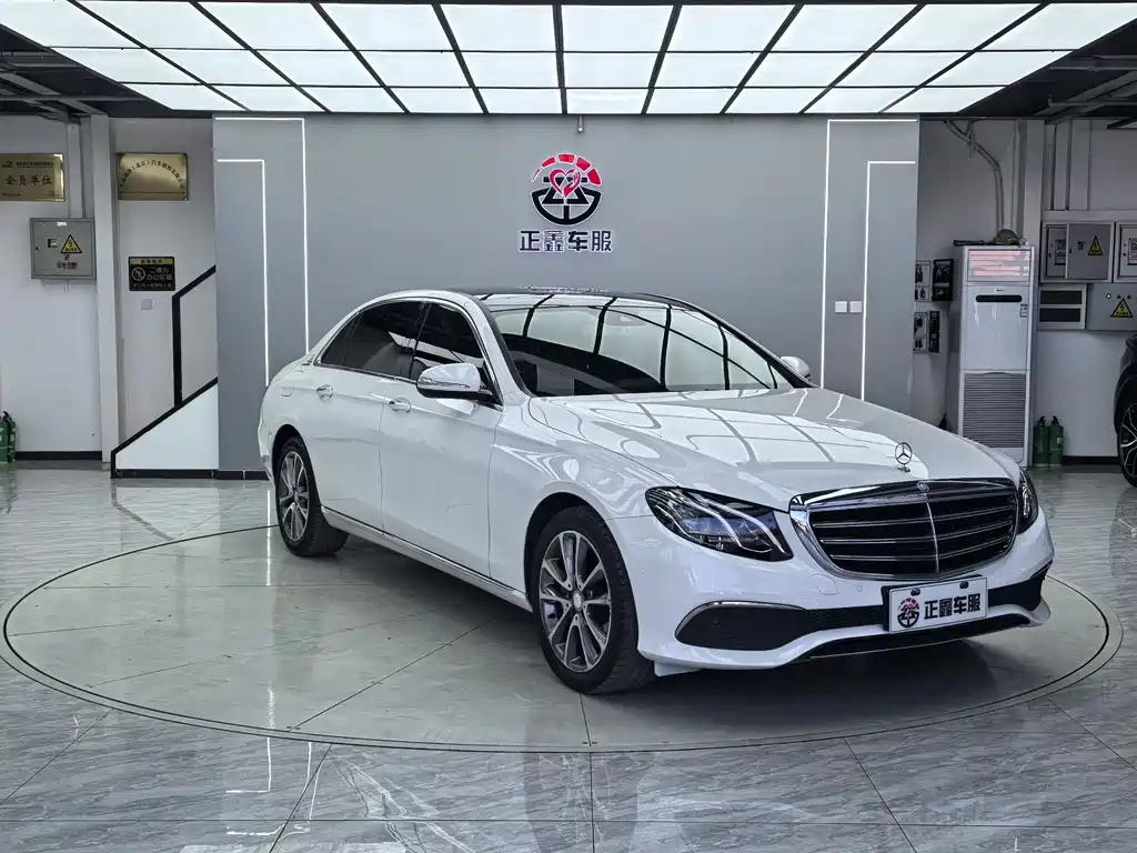 MERCEDES-BENZ E CLASS