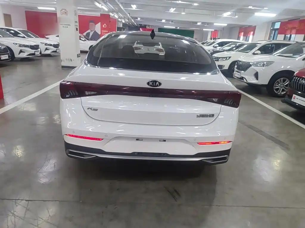 Kia K5 — миниатюра 6