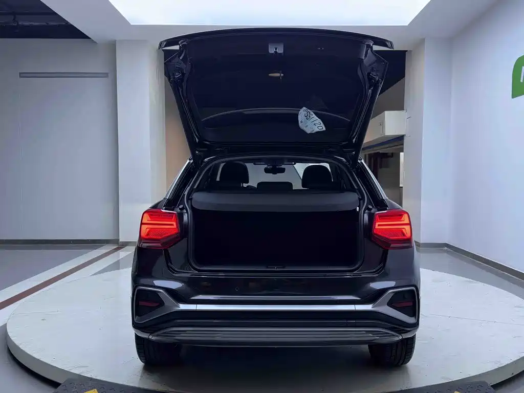 Audi Q2L e-tron — миниатюра 20