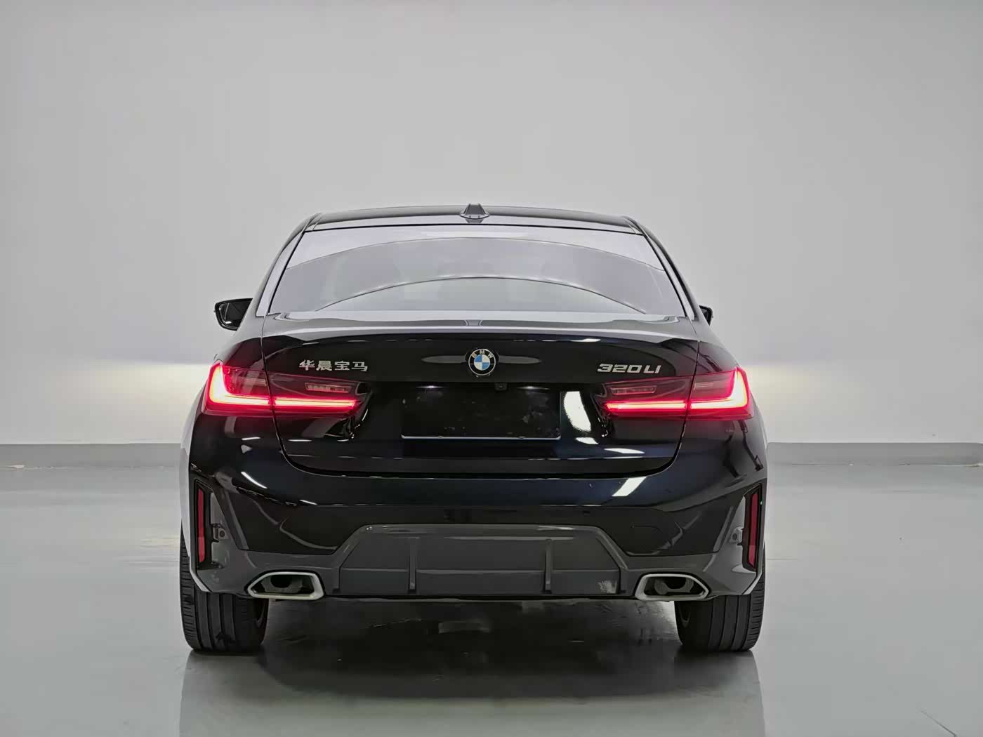 BMW 3 Series 2.0 л 2023 г. Чёрный, пробег 31000 км