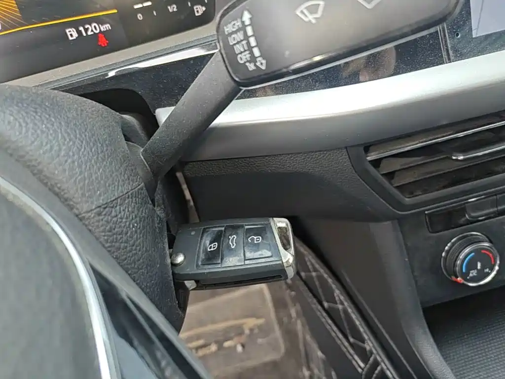 Volkswagen Lavida — миниатюра 9