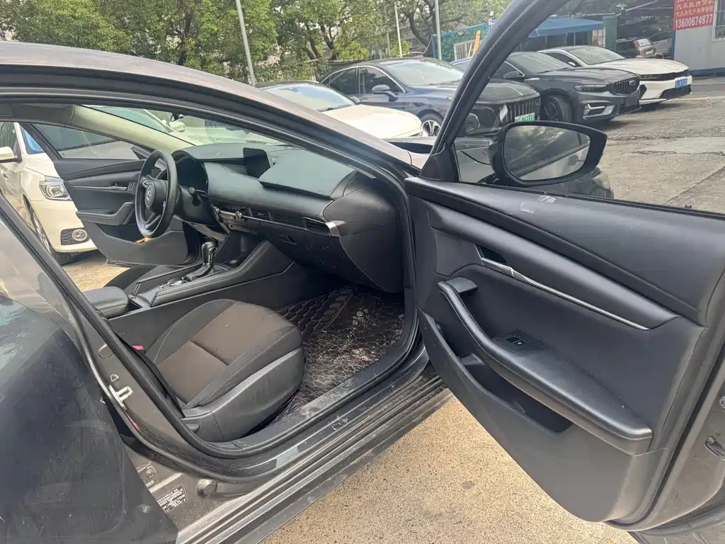 Mazda 3 Axela — миниатюра 6