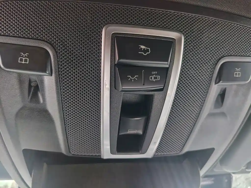 Mercedes-Benz GLS — миниатюра 21