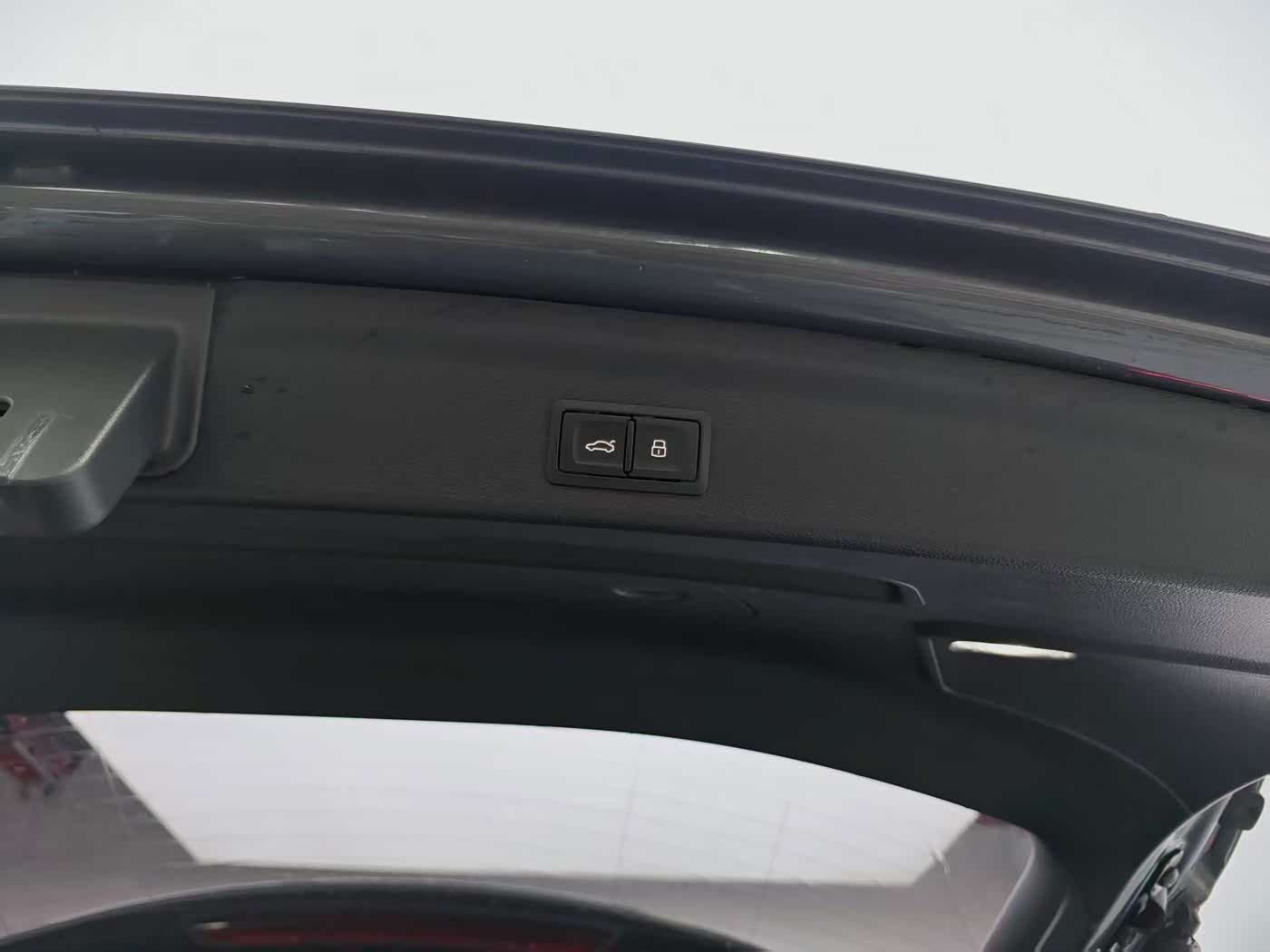 Audi Q3 1.4 л 2023 г. Серебристо-серый, пробег 32000 км
