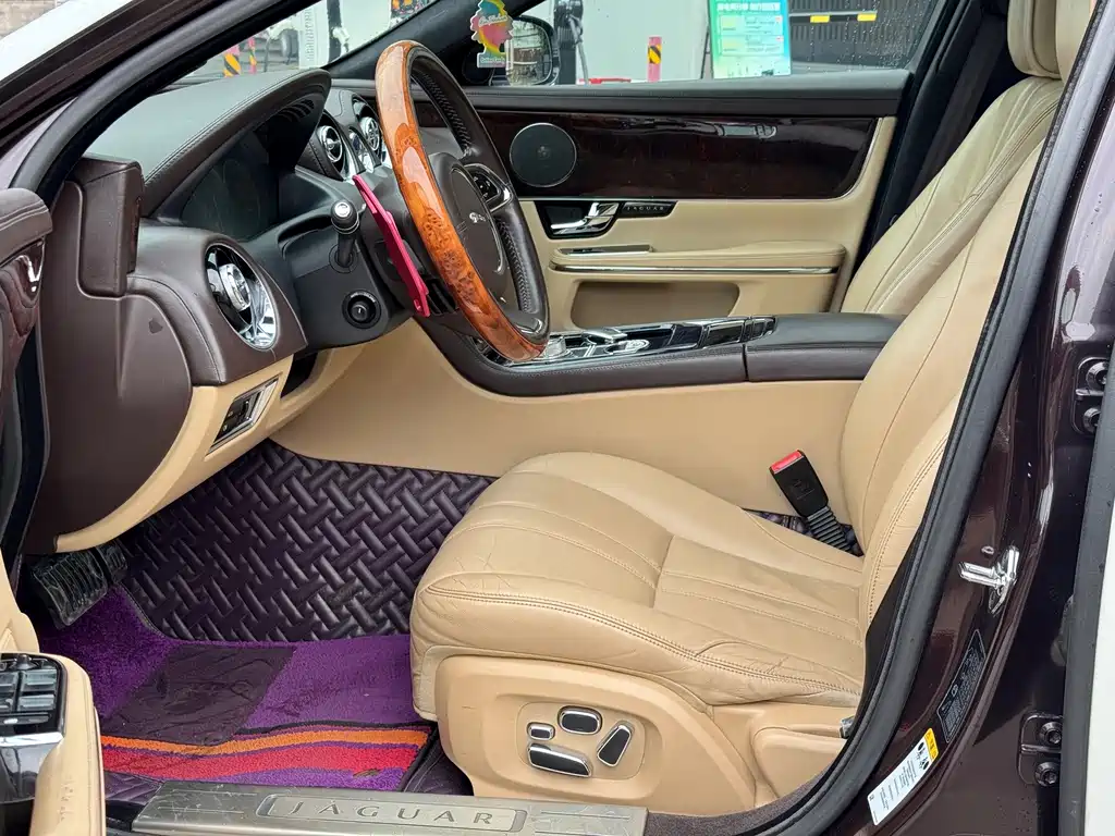 Jaguar XJ — миниатюра 3