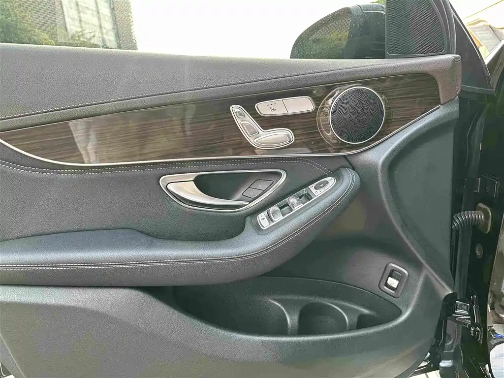 Mercedes-Benz GLC — миниатюра 16