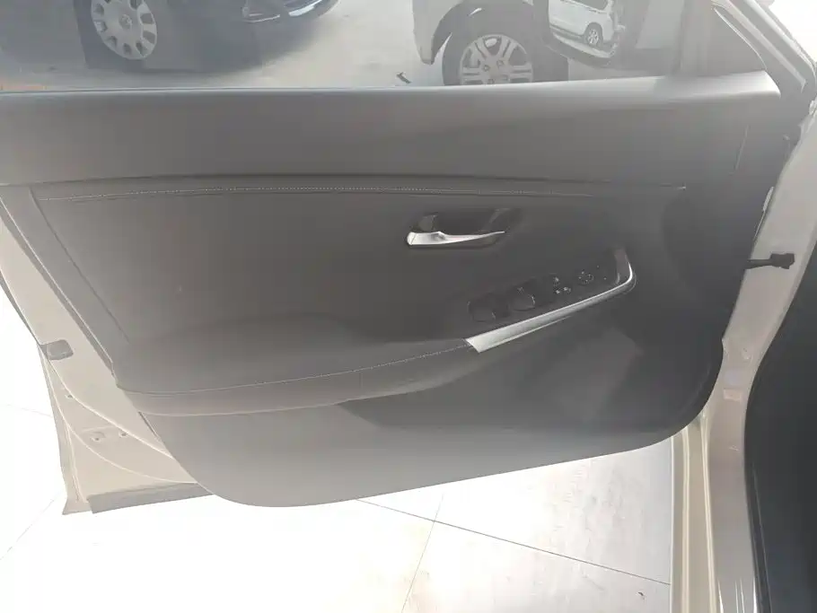 Nissan Sylphy — миниатюра 7