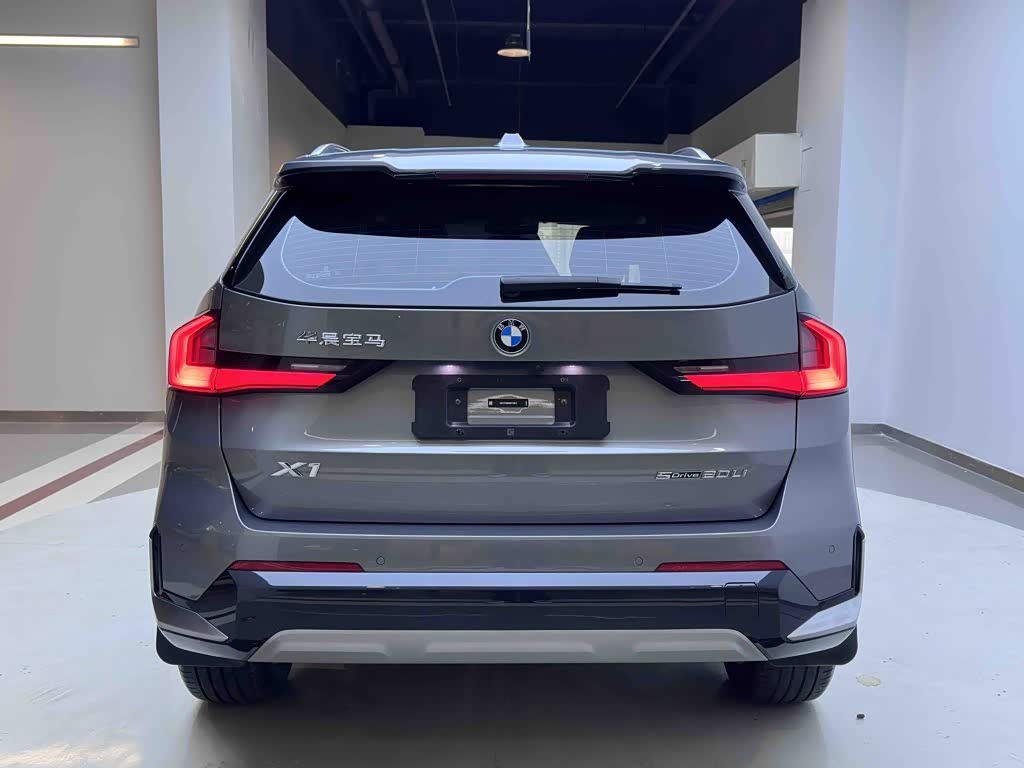 BMW X1 1.5 л 2023 г. Серебристо-серый, пробег 36000 км