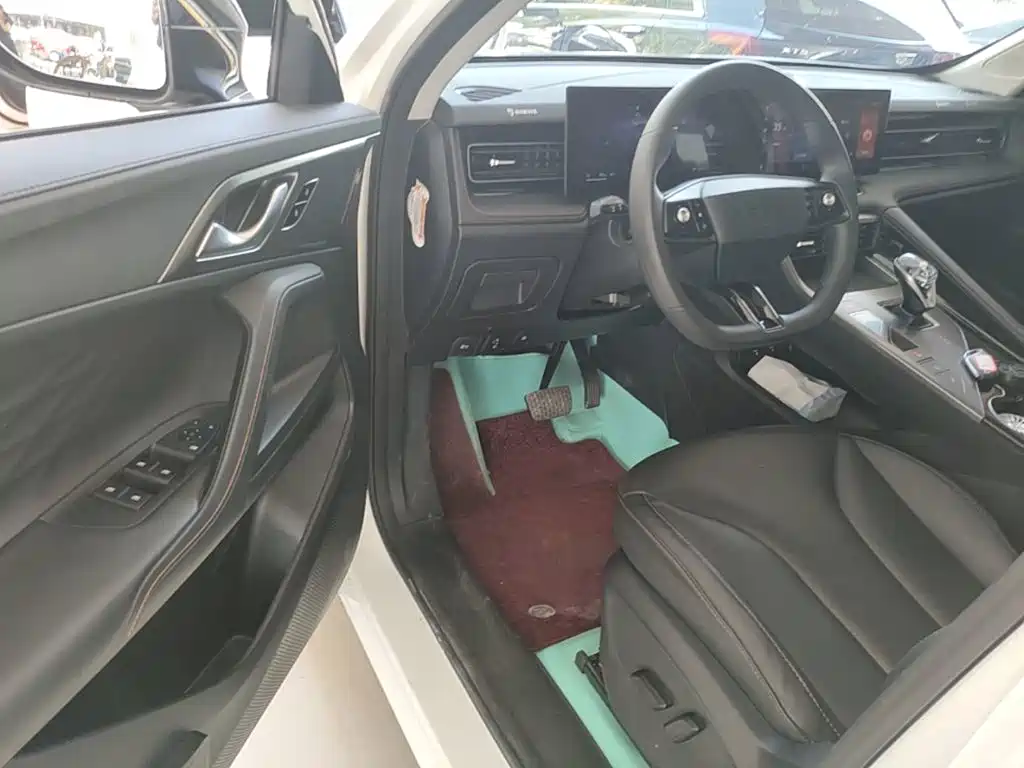 Roewe RX5 New Energy — миниатюра 16