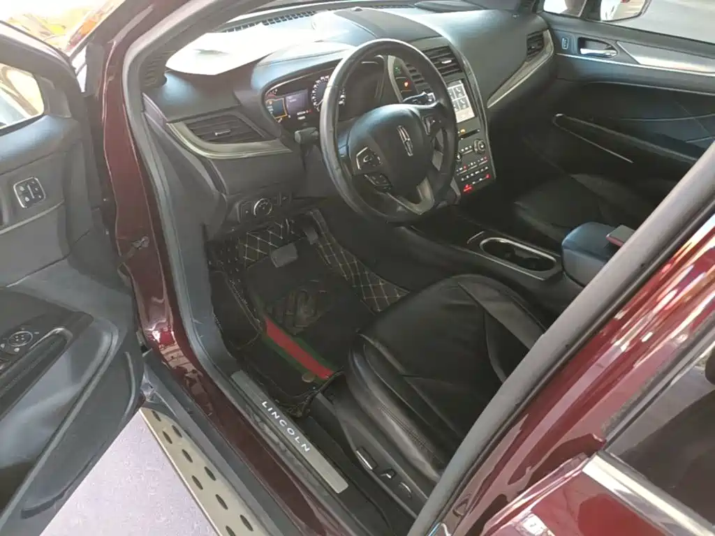 Lincoln MKC — миниатюра 16