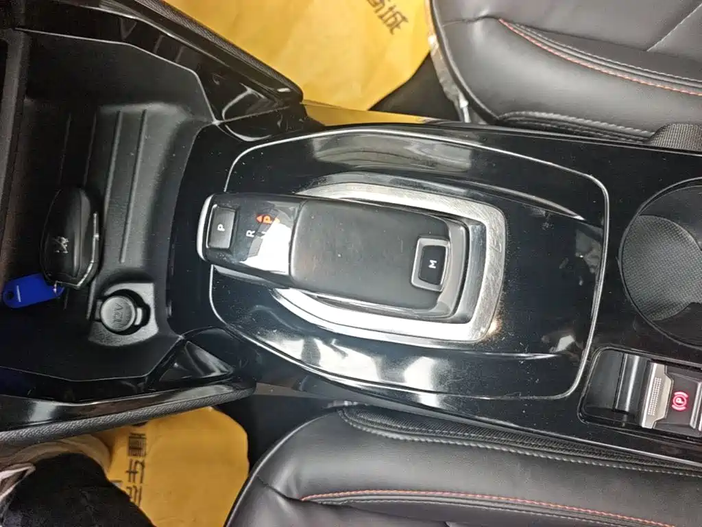 Peugeot 2008 — миниатюра 14