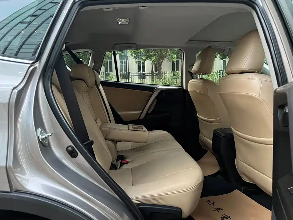 Toyota RAV4 — миниатюра 18
