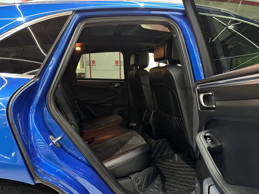 Porsche Macan — миниатюра 10