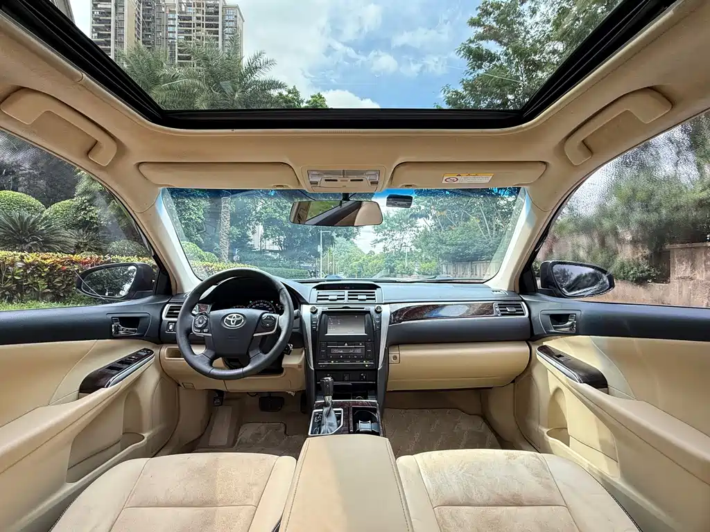Toyota Camry — миниатюра 10