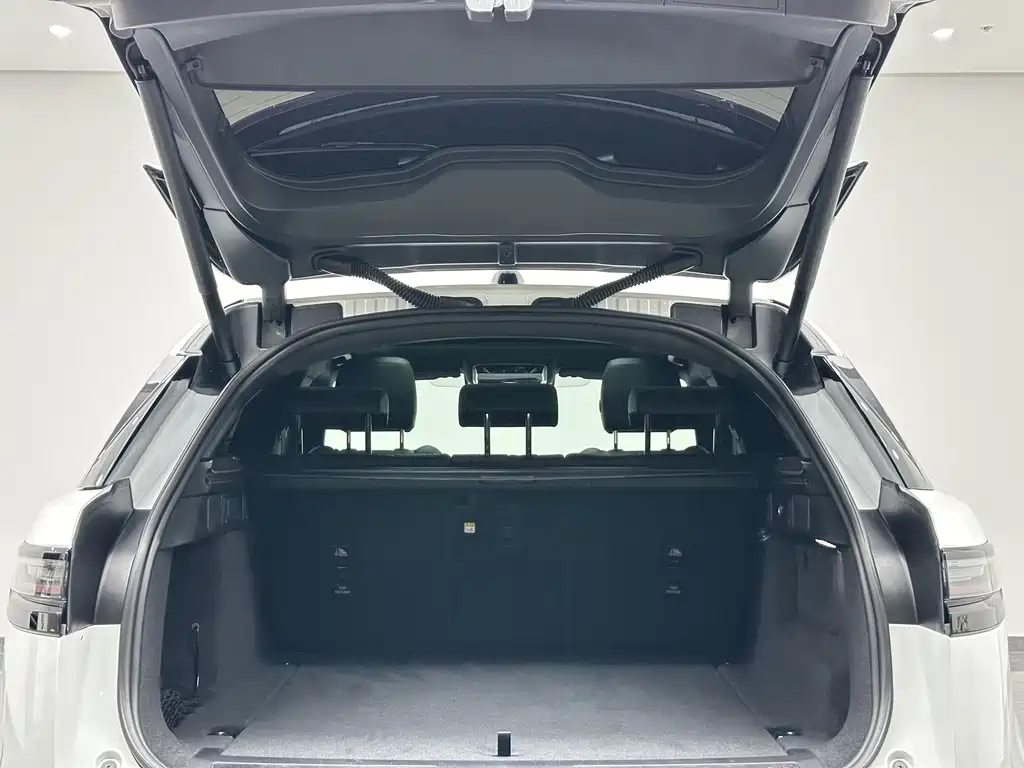 Land Rover Velar — миниатюра 23