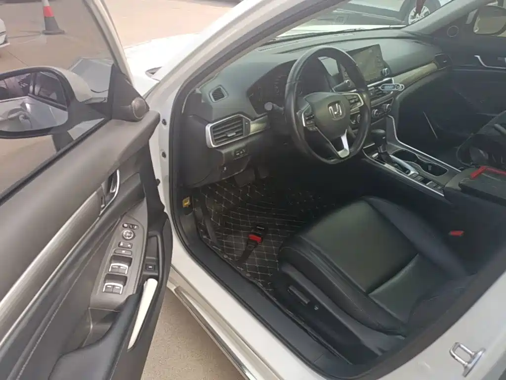 Honda Accord — миниатюра 12