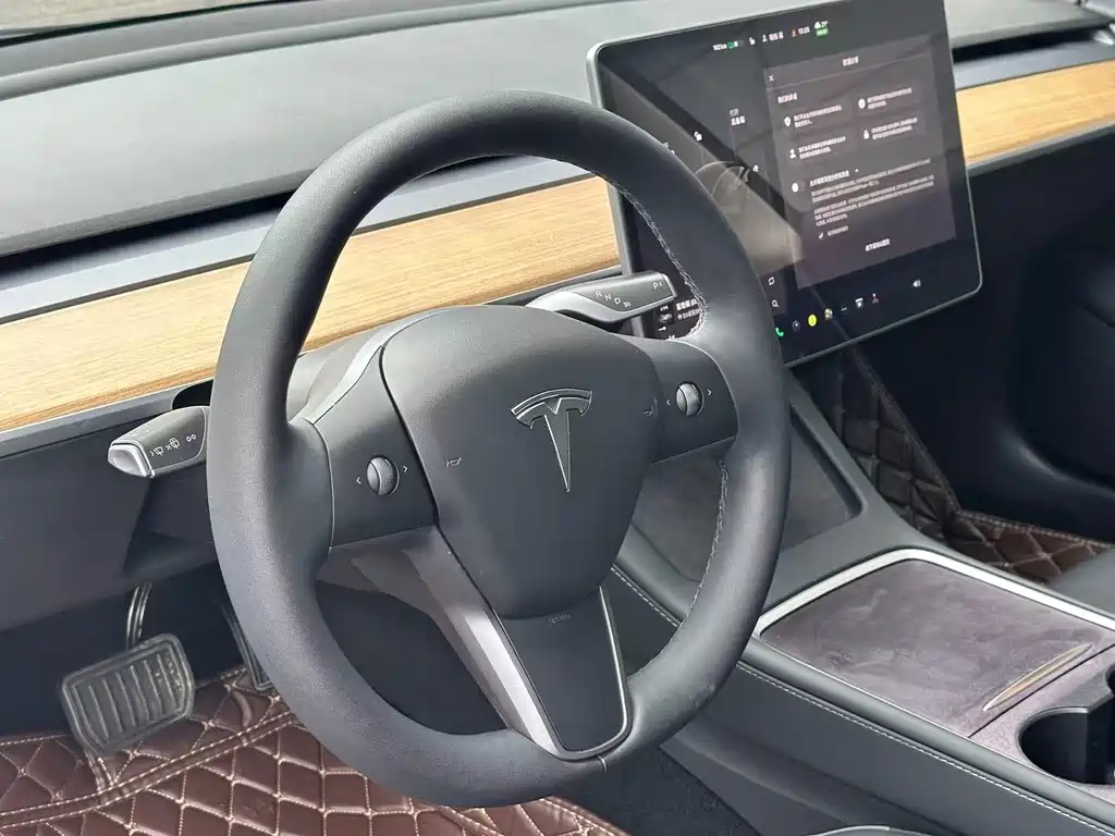 Tesla Model 3 — миниатюра 11