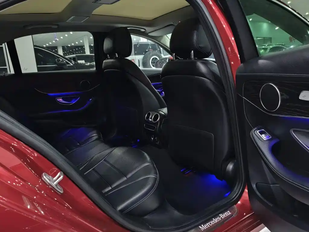 Mercedes-Benz C-Class — миниатюра 14