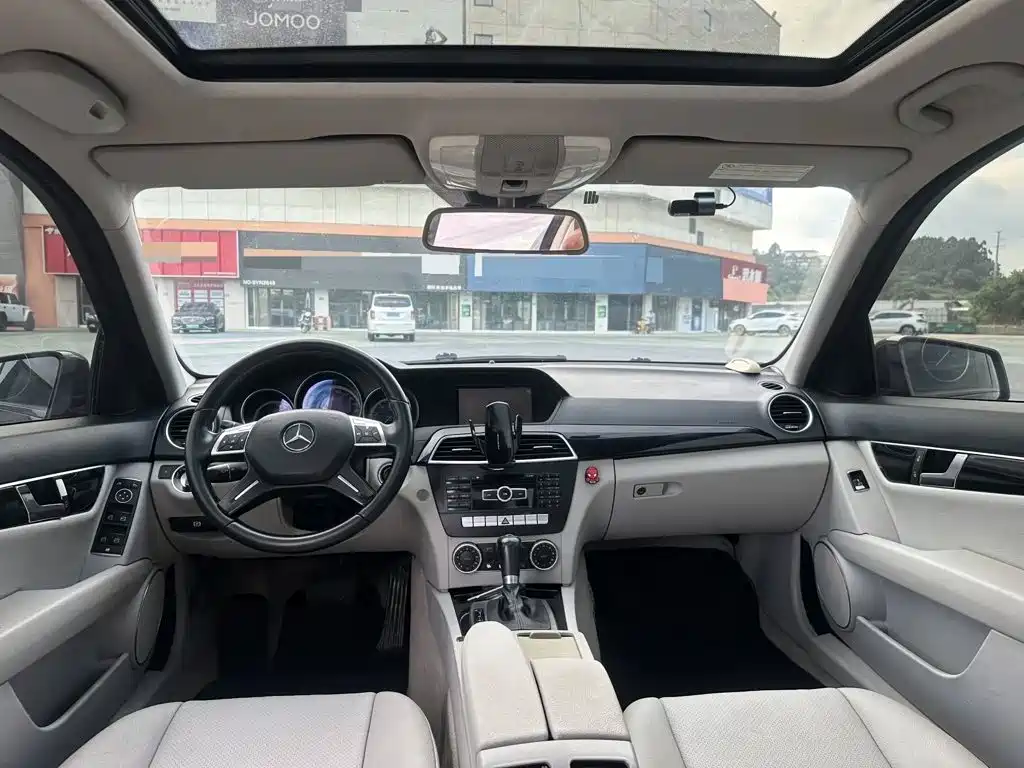 Mercedes-Benz C-Class — миниатюра 5