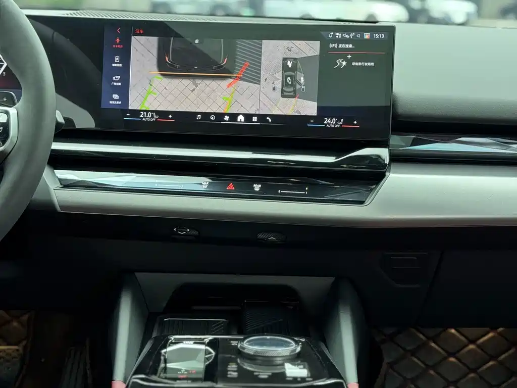 BMW 5 Series — миниатюра 15
