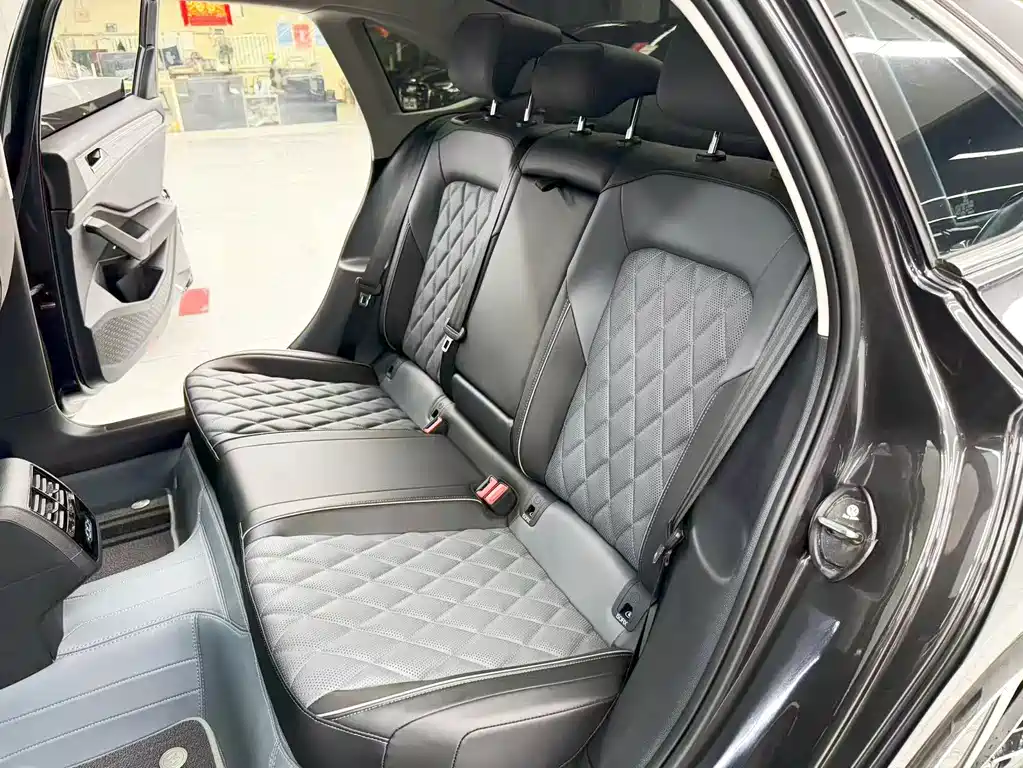 Volkswagen Sagitar — миниатюра 12