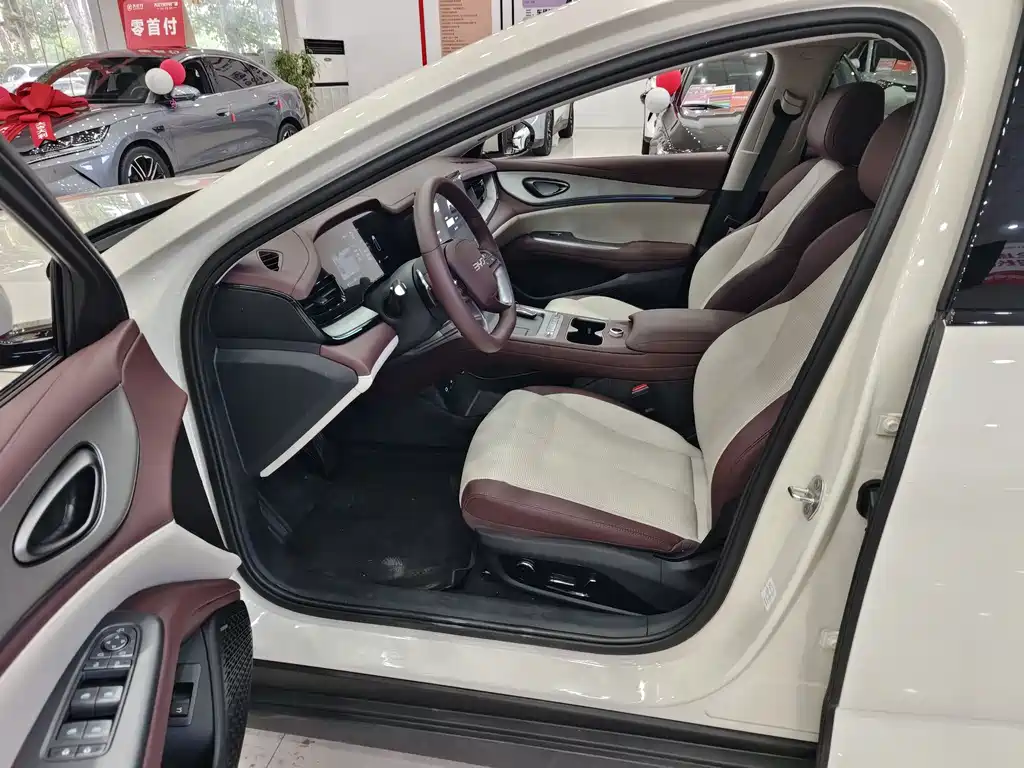 BYD 海豹07 EV — миниатюра 7