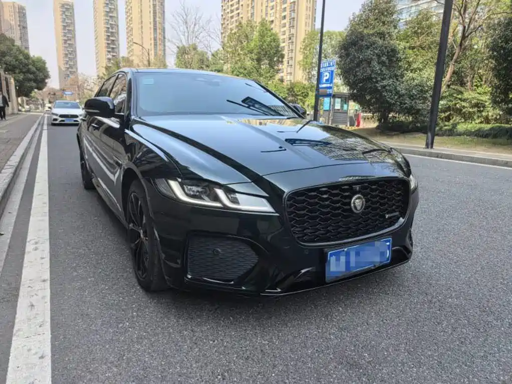 Jaguar XFL — миниатюра 3