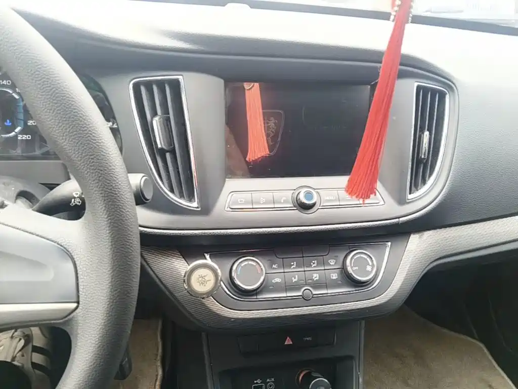 Roewe 360 — миниатюра 13