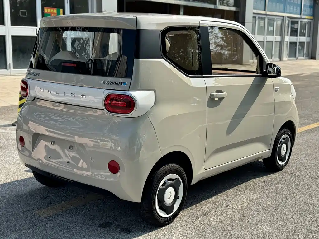 Wuling MINIEV — миниатюра 10