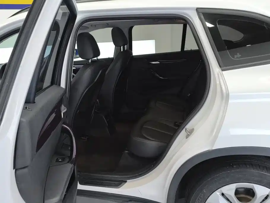 BMW X1 — миниатюра 11