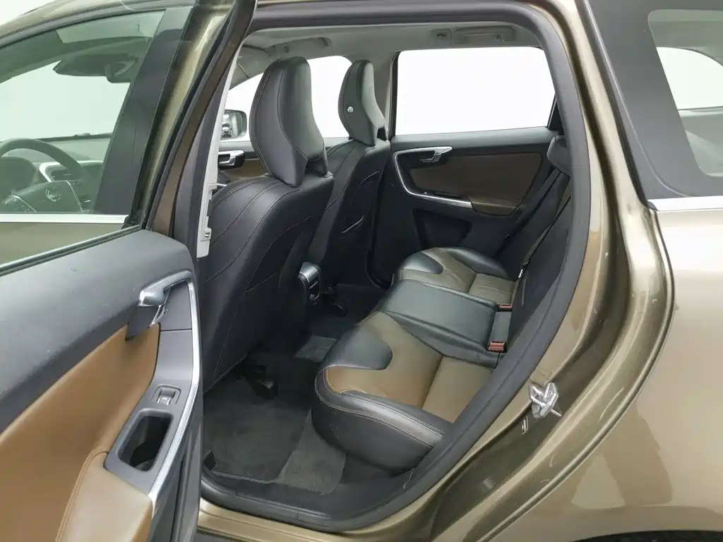 Volvo XC60 — миниатюра 15