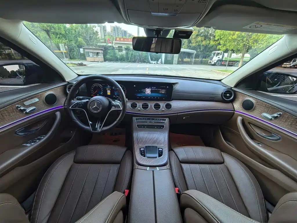 Mercedes-Benz E-Class — миниатюра 8