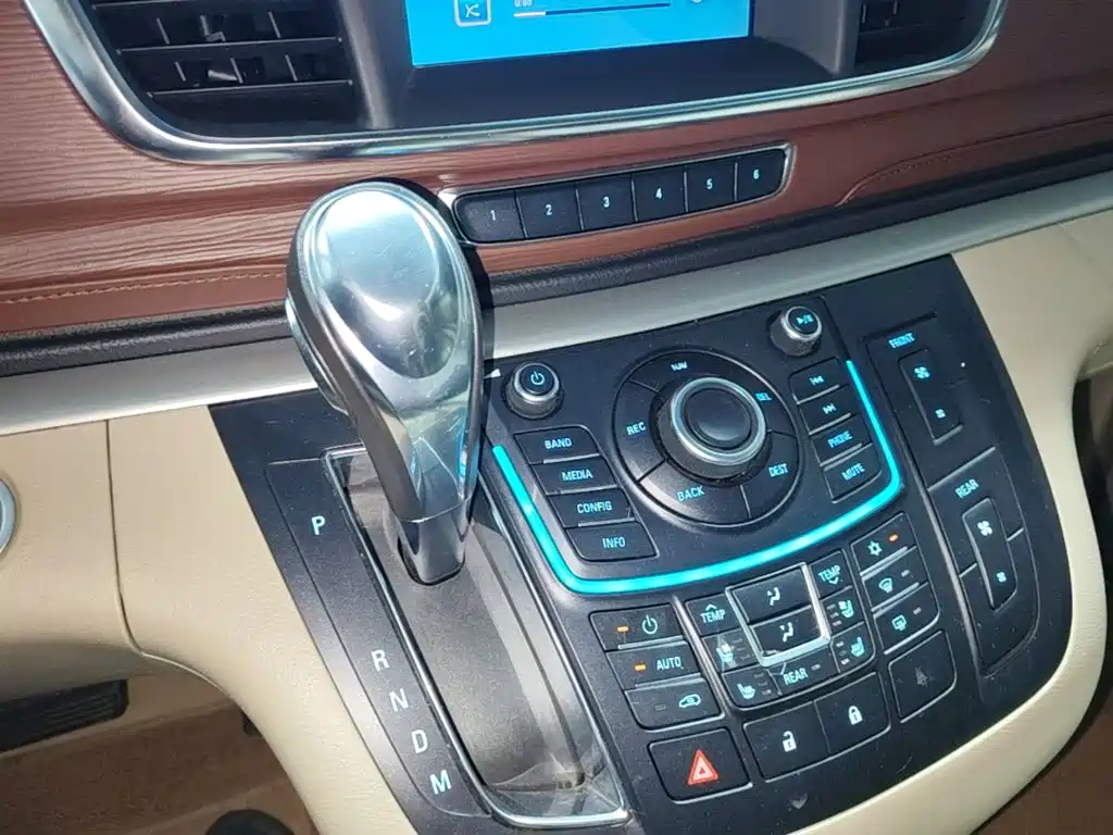 Buick GL8 — миниатюра 14