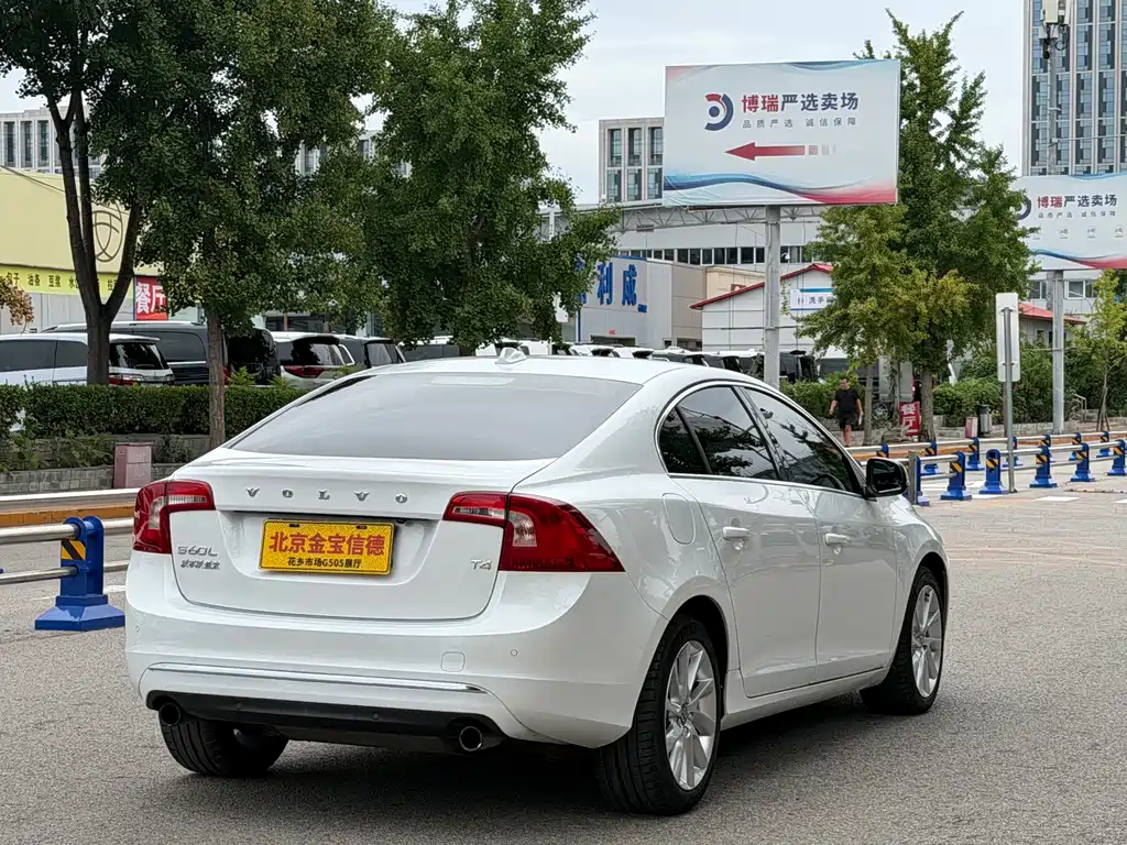 Volvo S60 — миниатюра 4