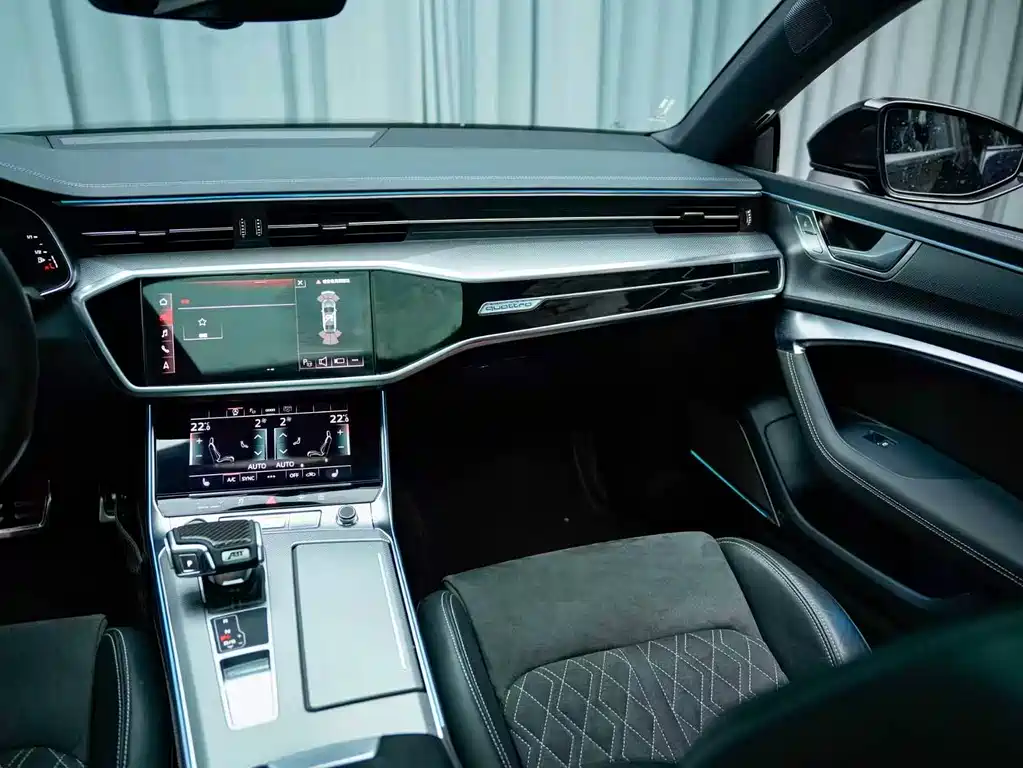 Audi A7L — миниатюра 7