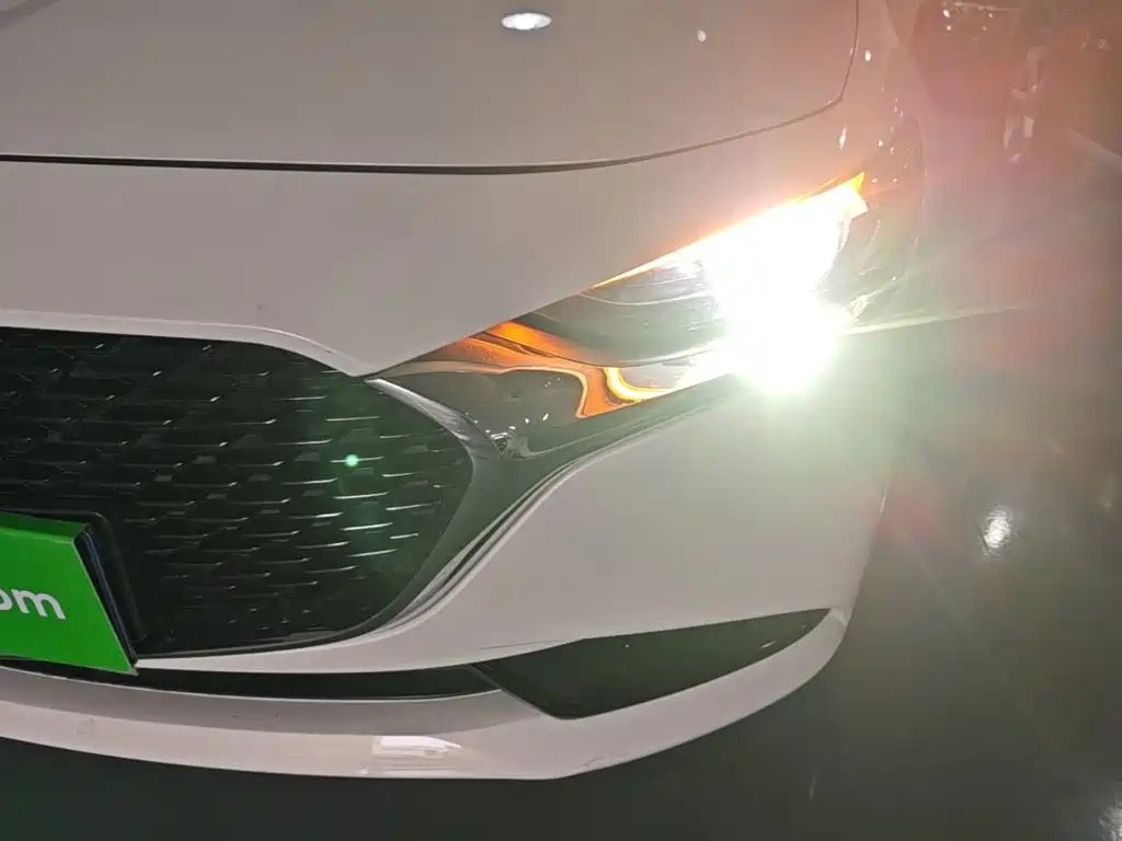 Mazda 3 Axela — миниатюра 24