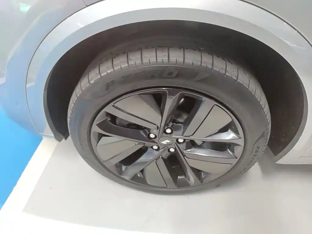 Li Auto Li L8 — миниатюра 23