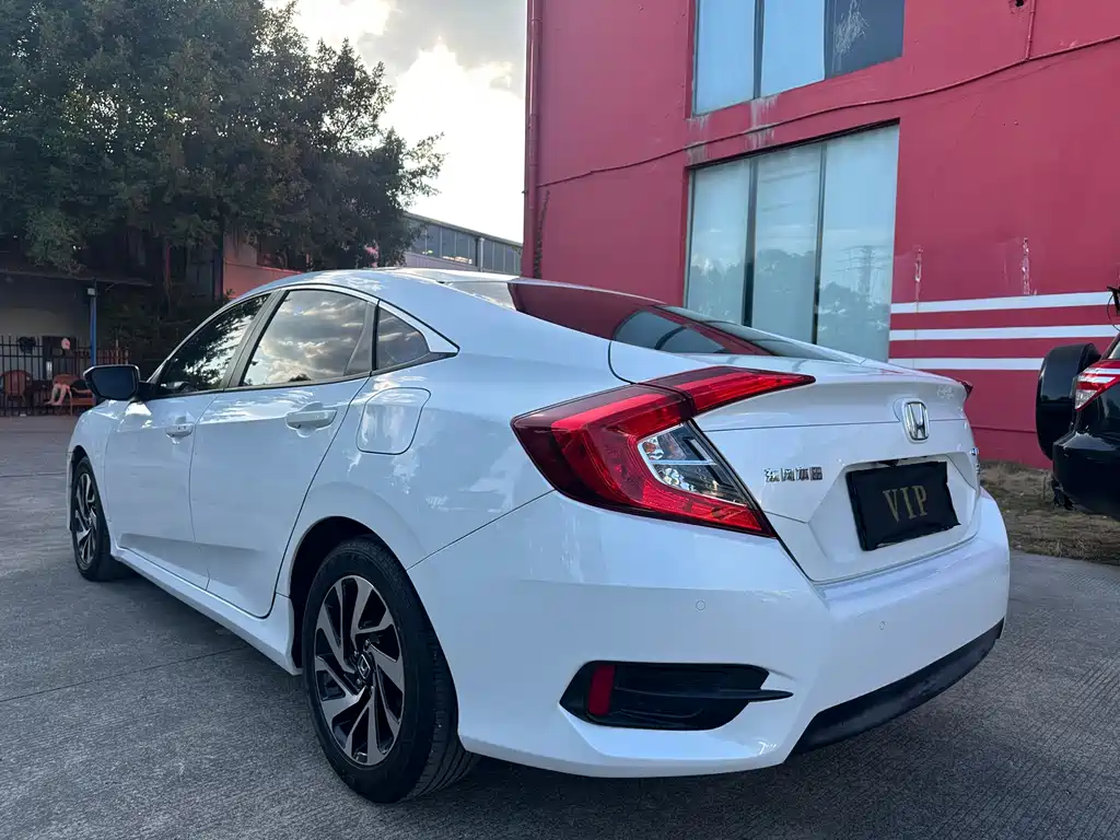 Honda Civic — миниатюра 4