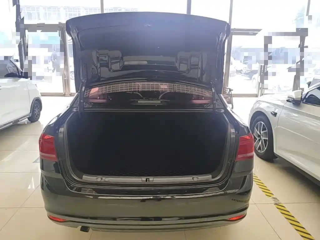 Volkswagen Lavida — миниатюра 19