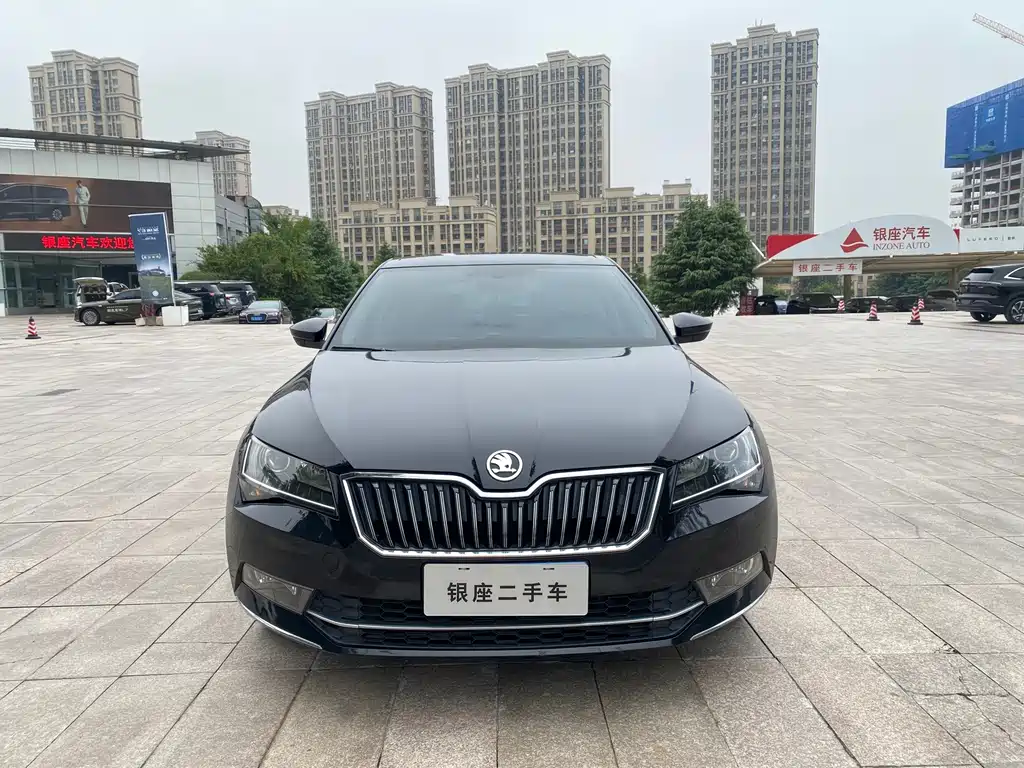 Skoda Superb — миниатюра 2