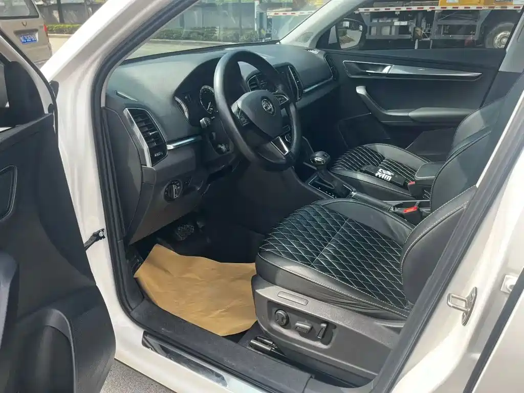 Skoda Karoq — миниатюра 4