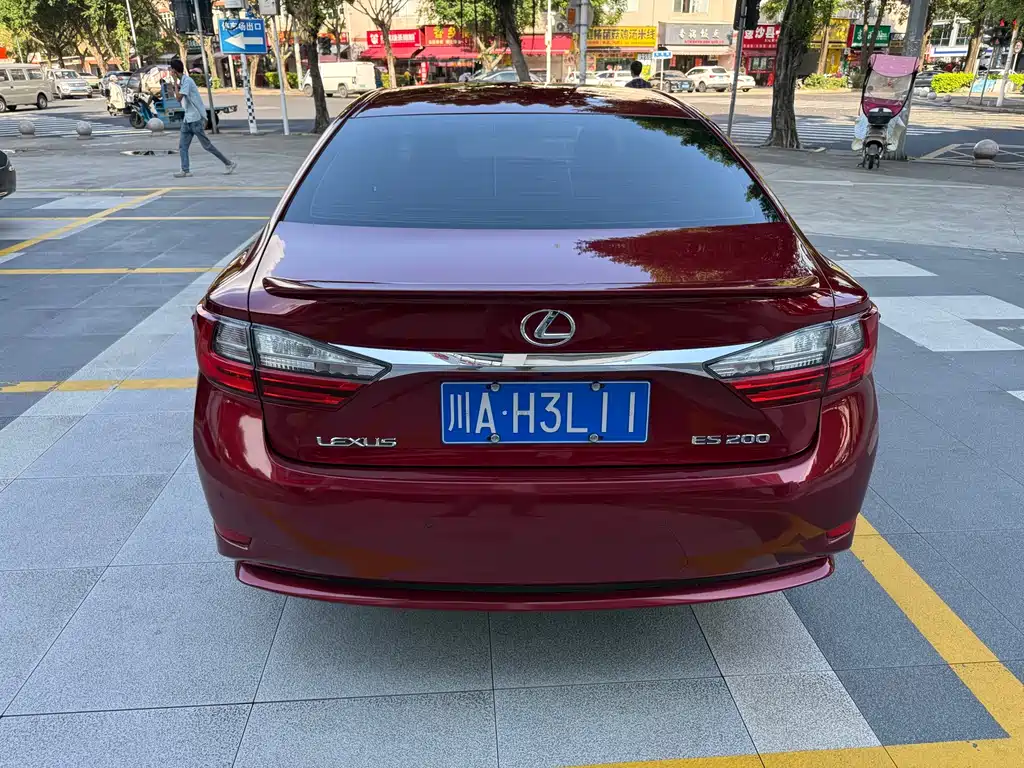 Lexus ES — миниатюра 5
