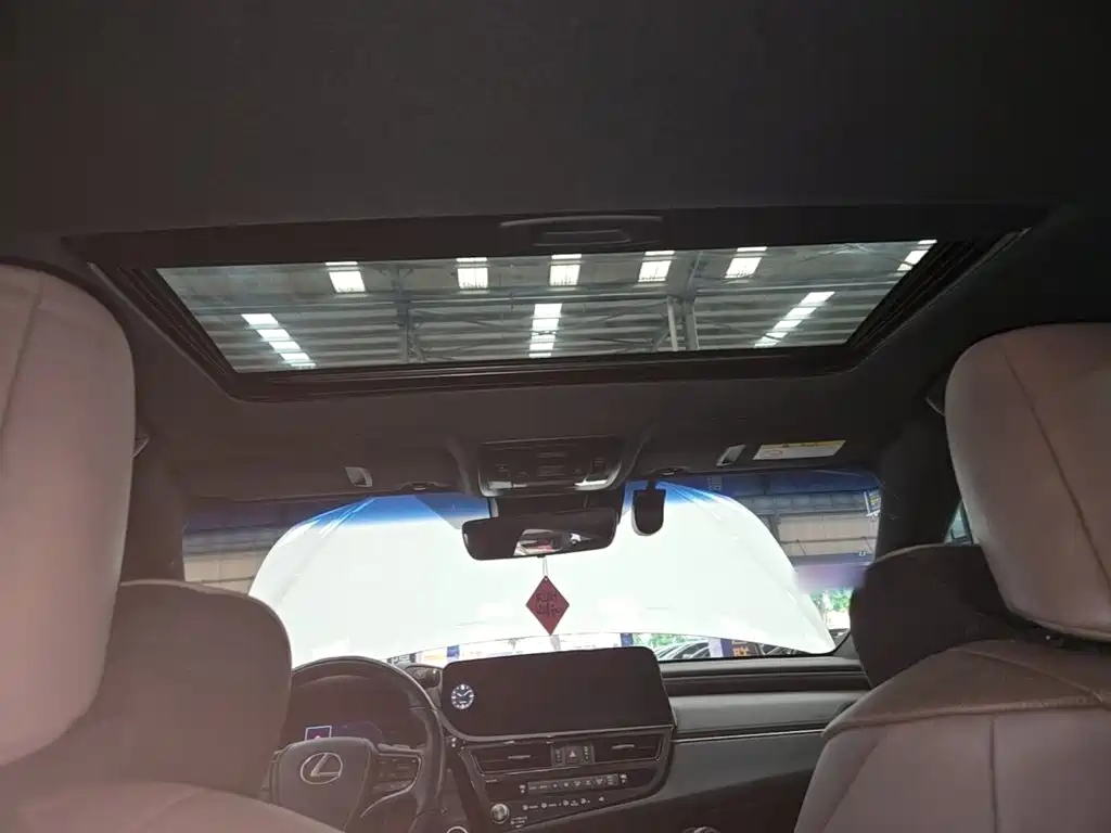 Lexus ES — миниатюра 18