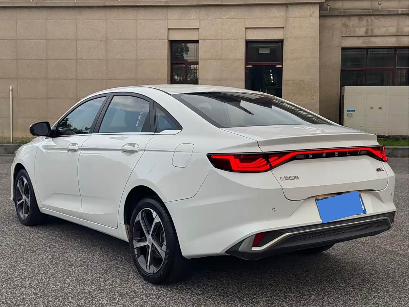 Geely Emgrand L 1.4 л 2022 г. Белый, пробег 25000 км