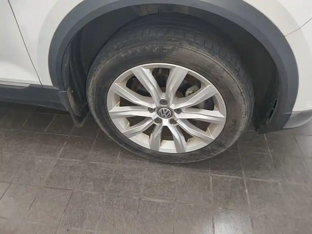 Volkswagen T-Roc — миниатюра 12
