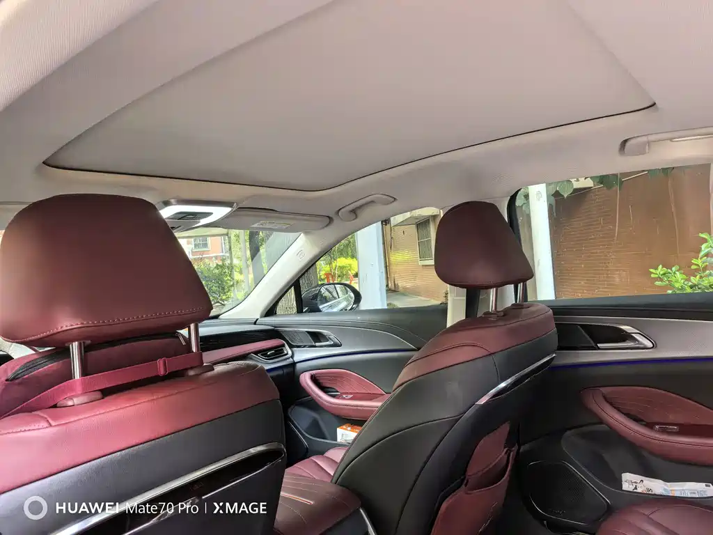 Hongqi Hongqi H5 — миниатюра 7