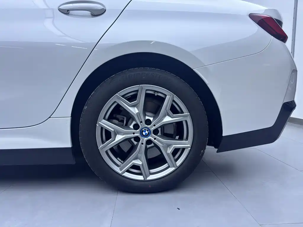 BMW i3 — миниатюра 7