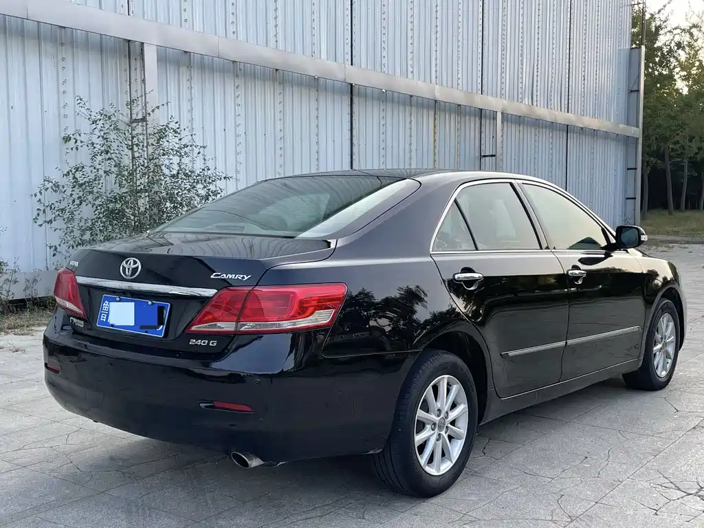 Toyota Camry — миниатюра 6