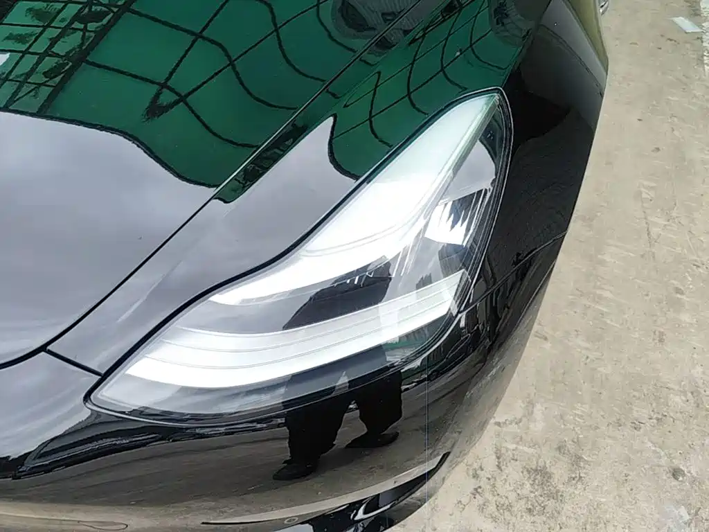 Tesla Model 3 — миниатюра 24